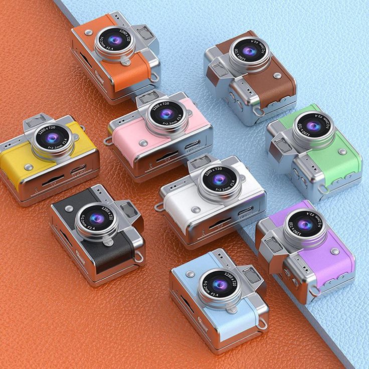 Retrora™ - Mini Retro Digital Camera